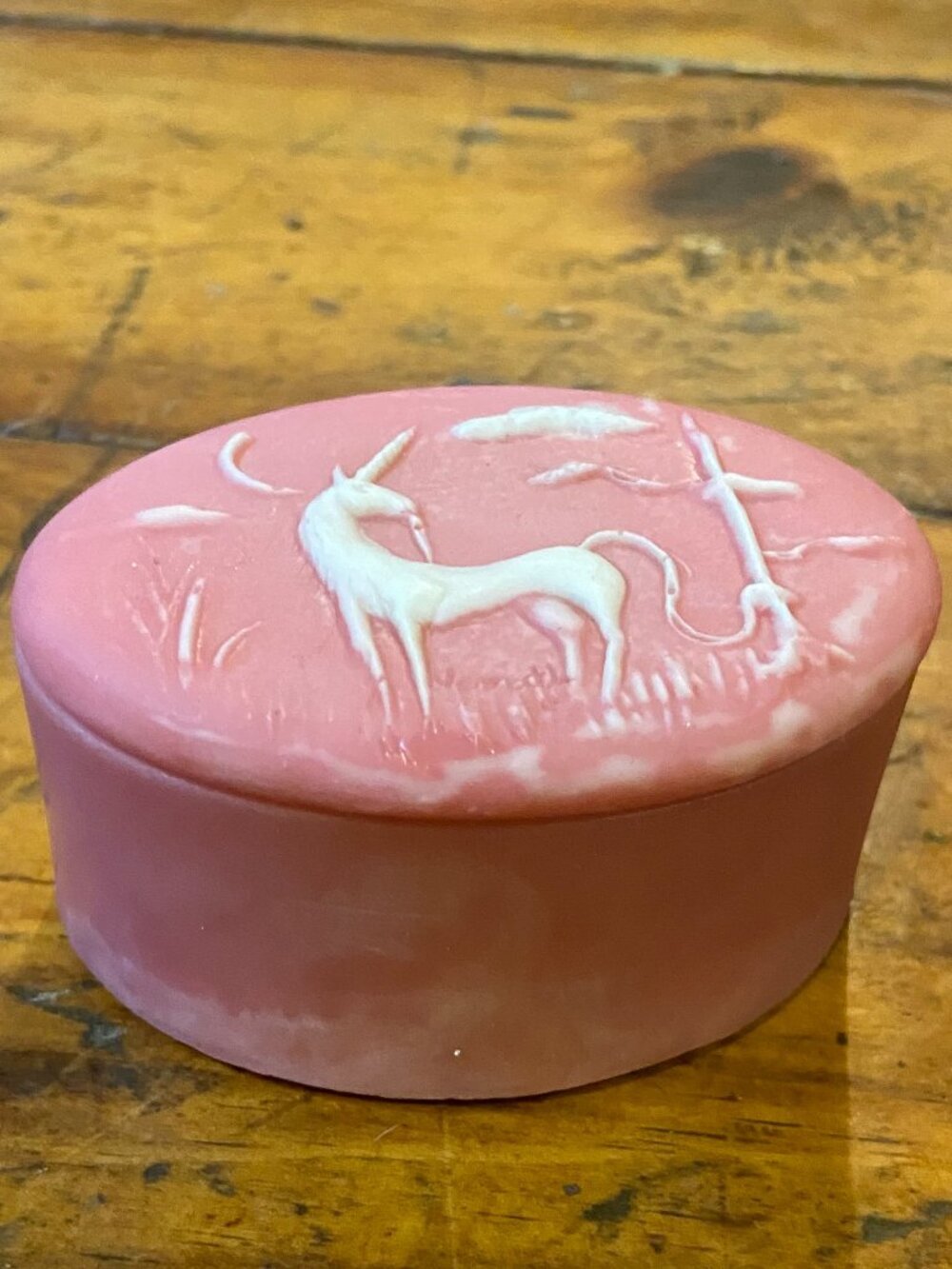 Vintage Robert Nemith incolay unicorn soapstone trinket box